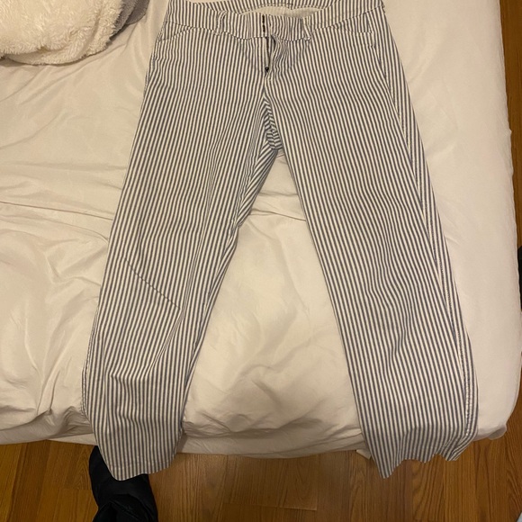 Old Navy pixie pants size two. - Picture 2 of 6